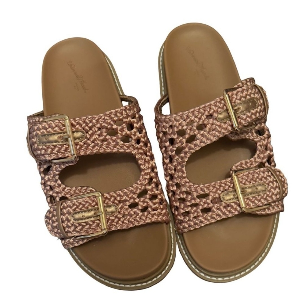 Universal Thread Sandals - Picture 2 of 2